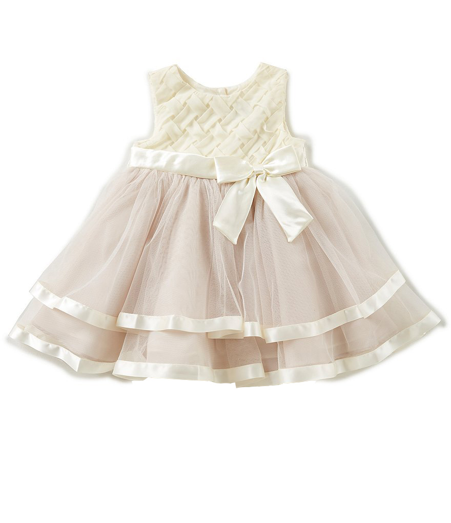 Vestido con falda en tul