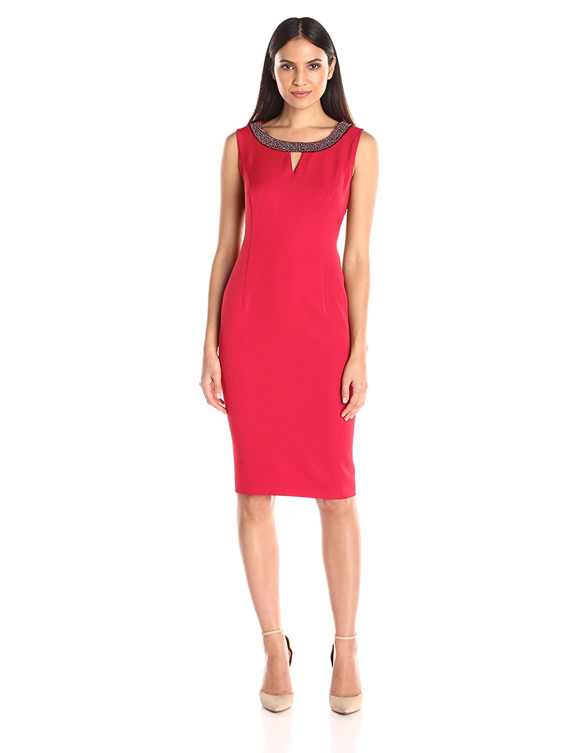 Vestido con bordado en escote