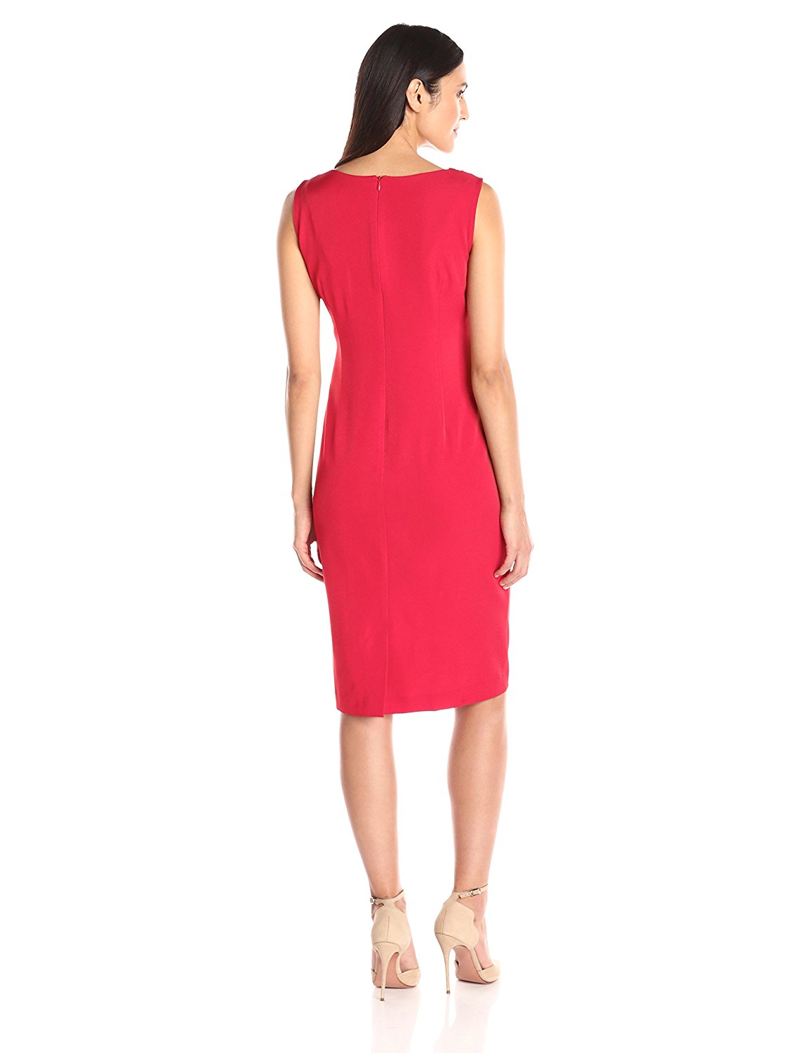 Vestido con bordado en escote