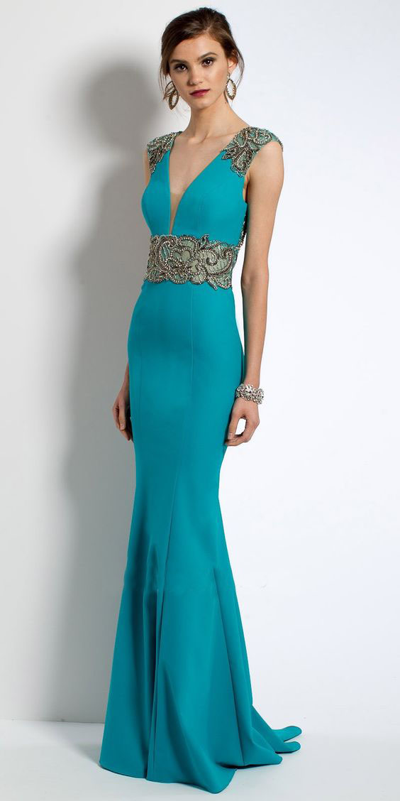Vestido con top bordado y espalda escotada
