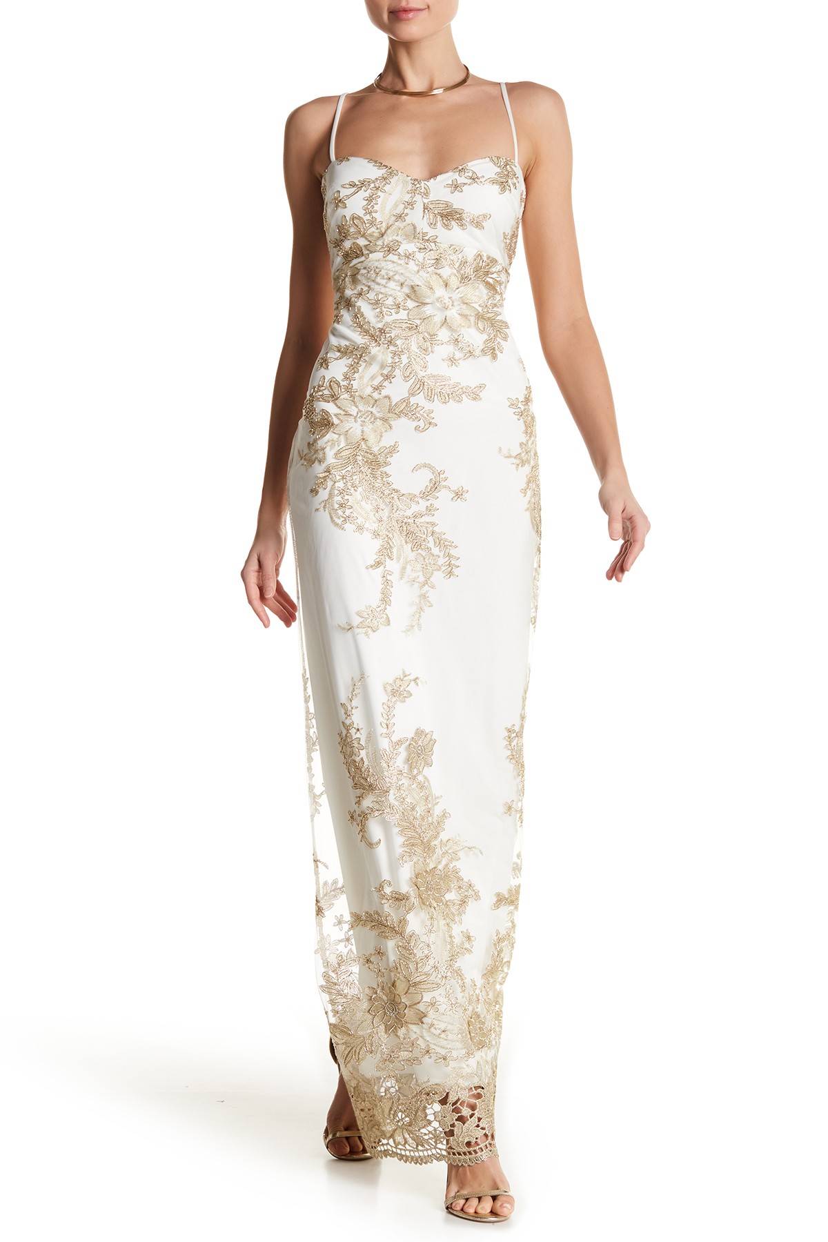 Vestido blanco con tul bordado en dorado