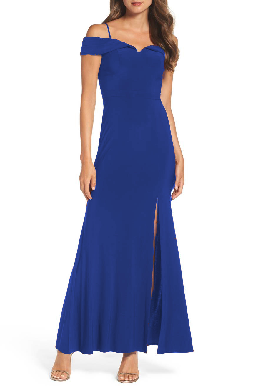 Vestido off the shoulder con tajo