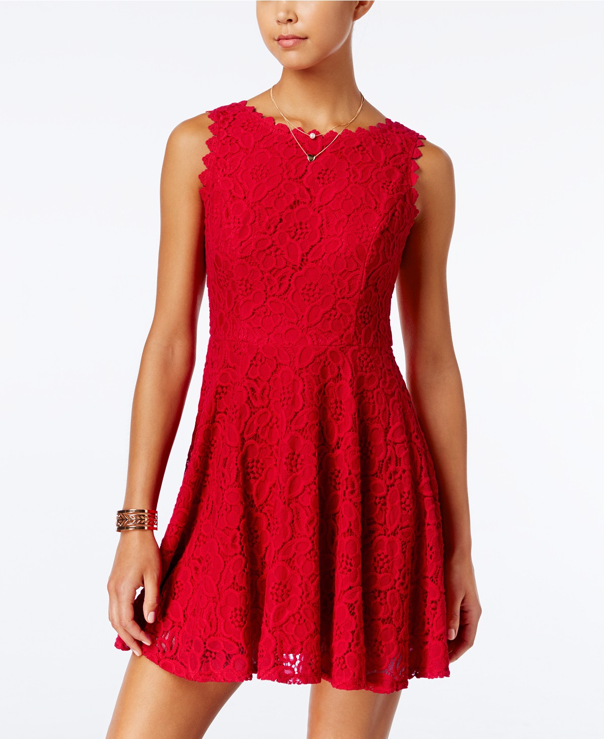 Vestido en encaje con corte en cintura