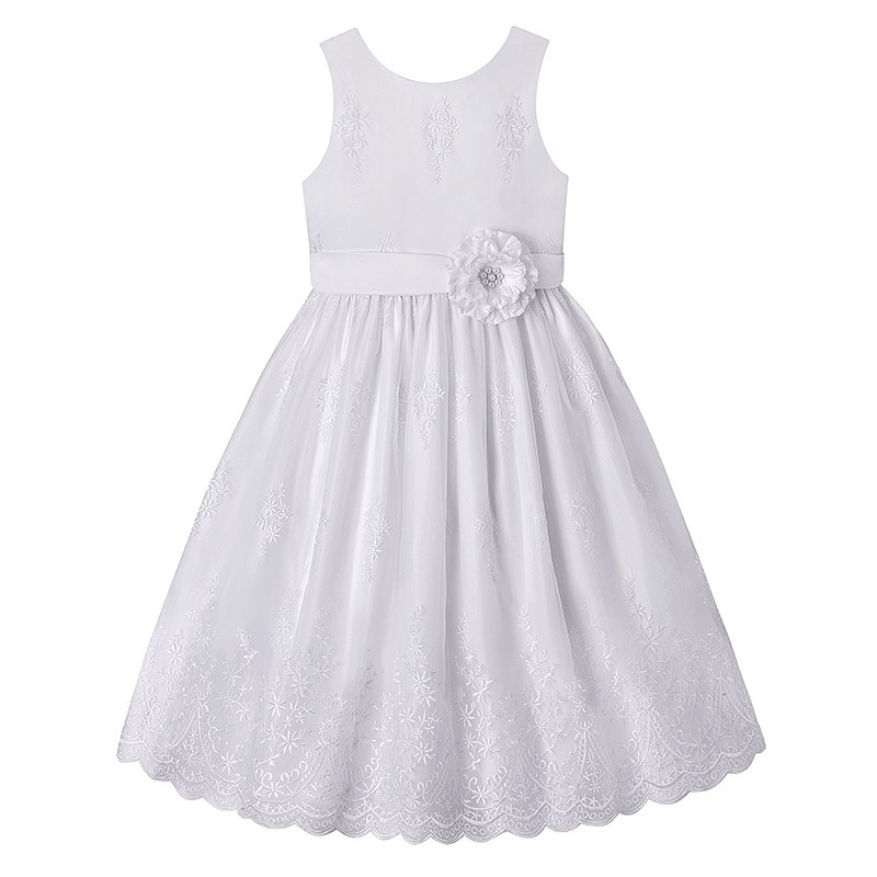 Vestido blanco bordado en hilo