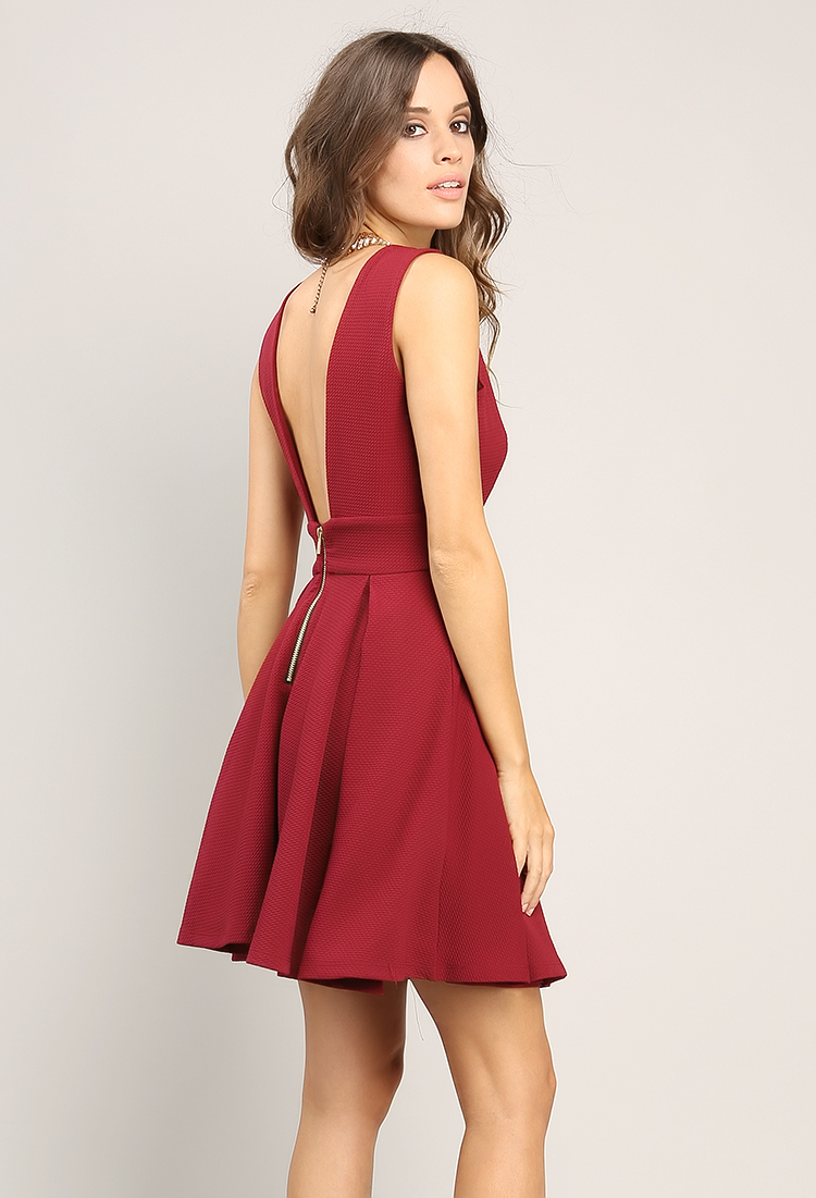 Vestido con escote en espalda