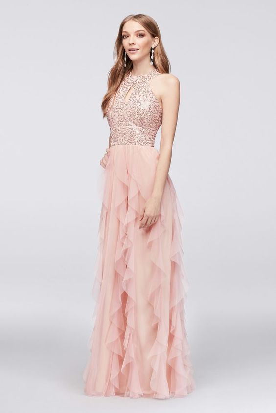 Vestido con top bordado, falda en tul y detalle en espalda