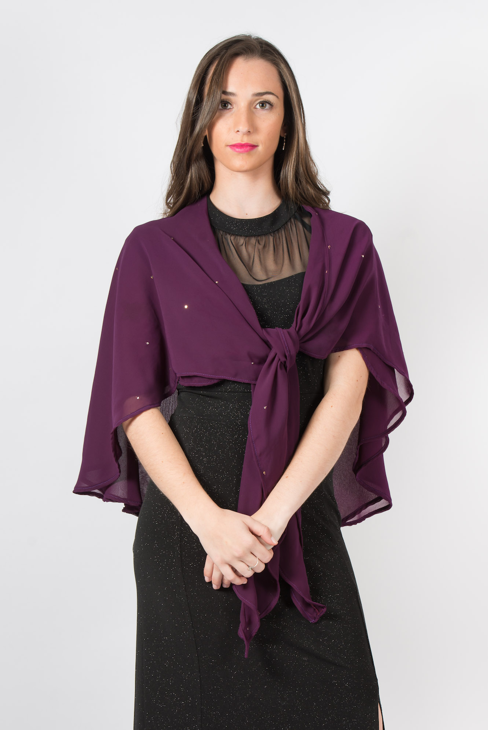 Chal violeta con bordados en dorado
