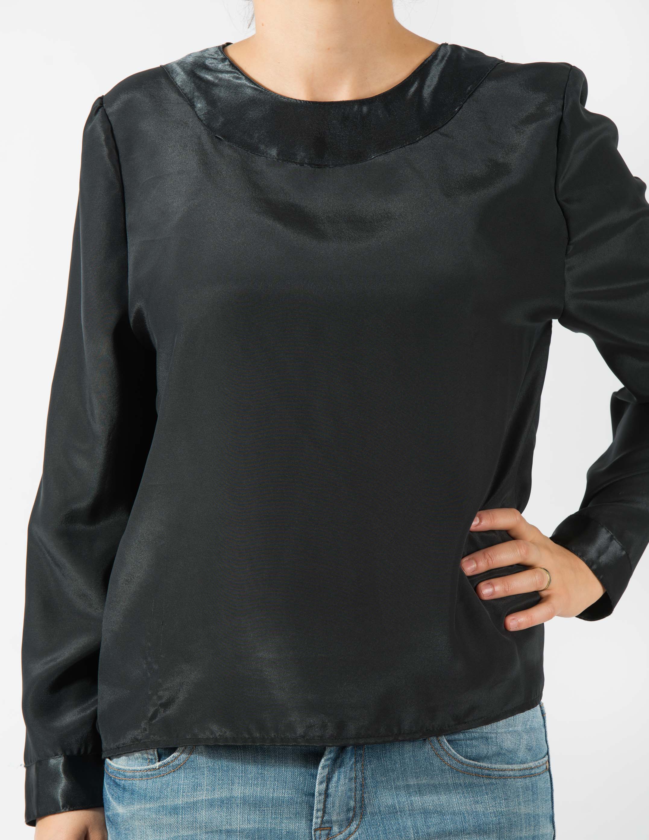 Blusa negra con vivos en seda