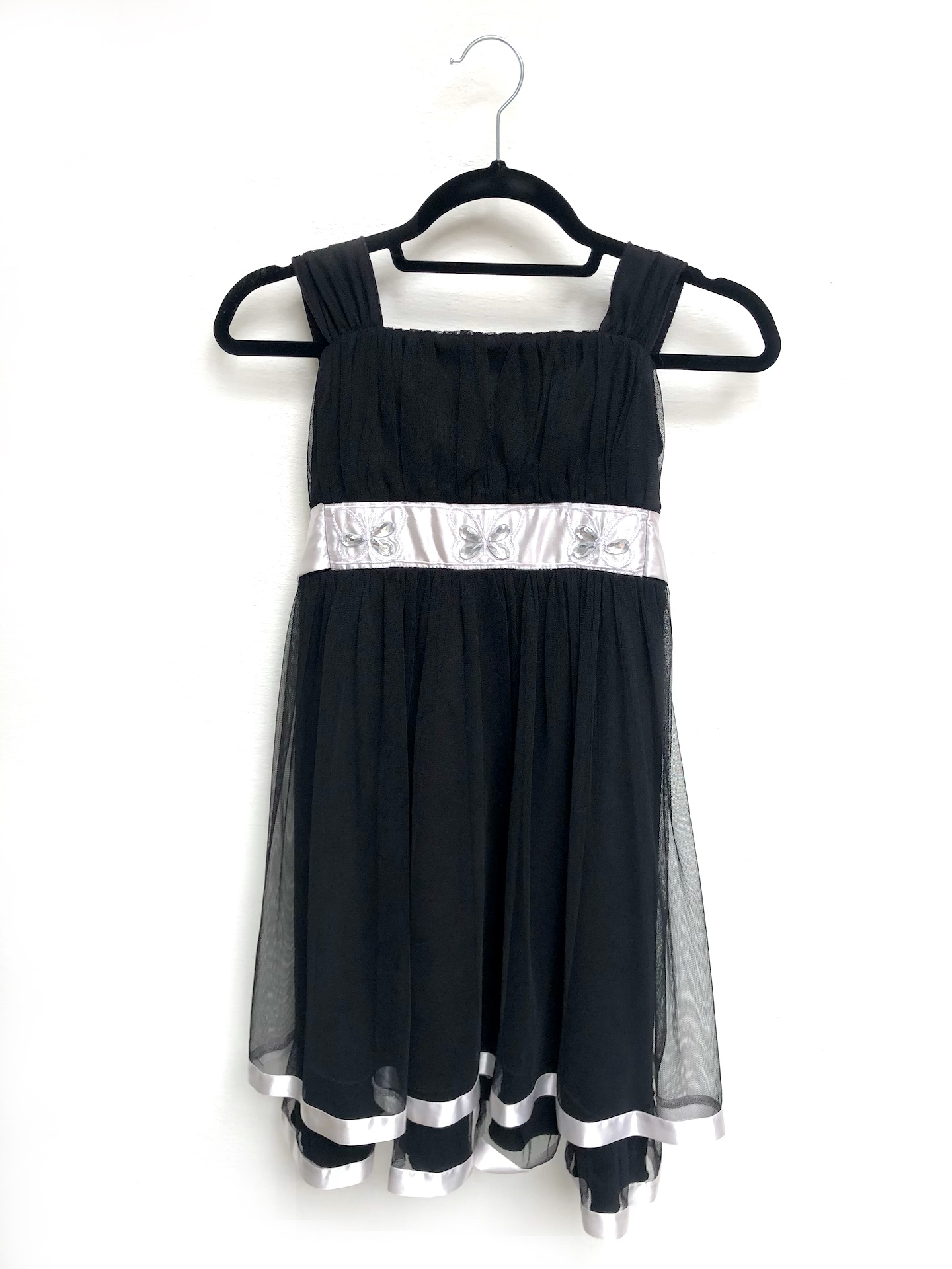 Vestido negro y blanco