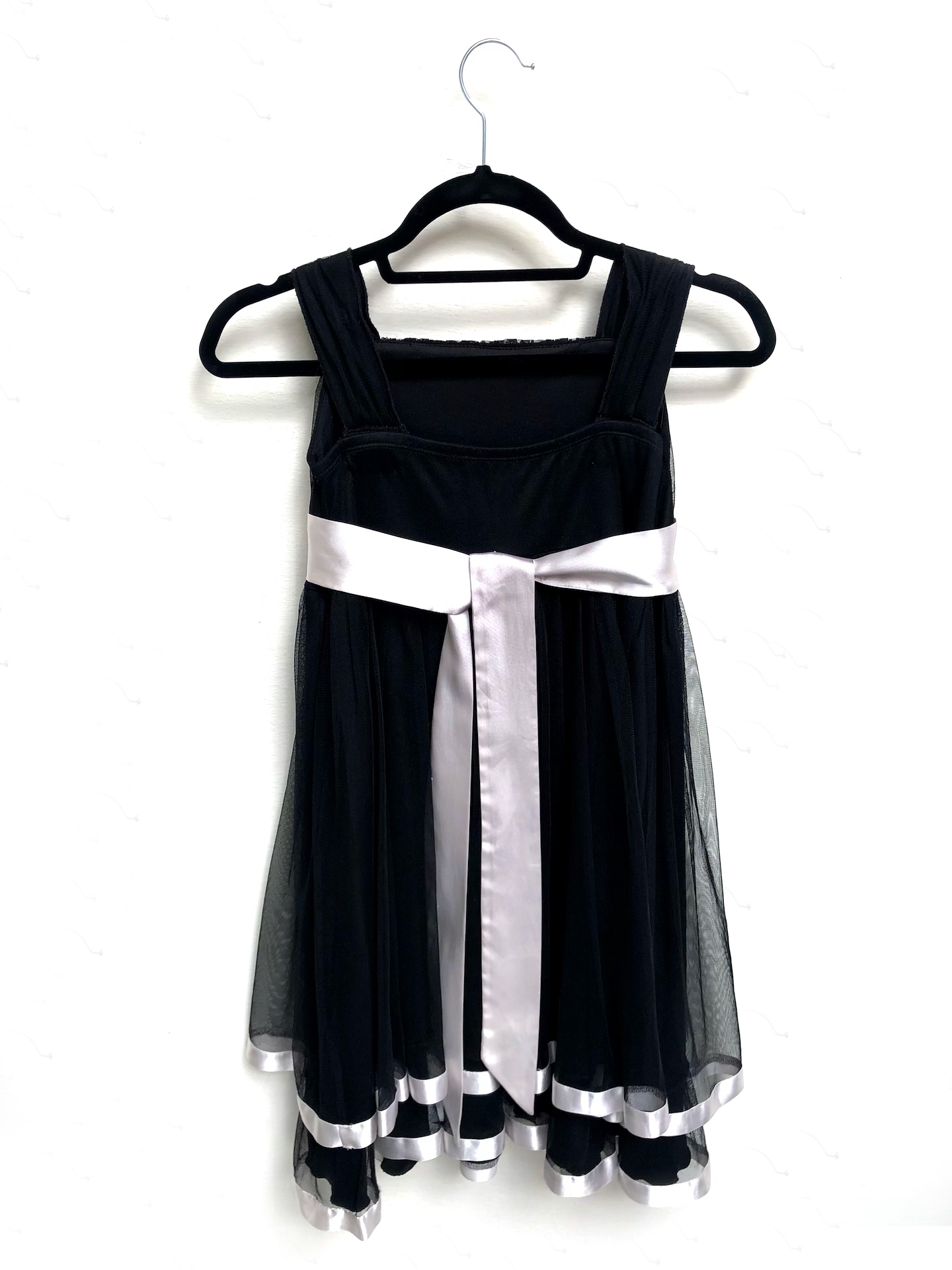Vestido negro y blanco