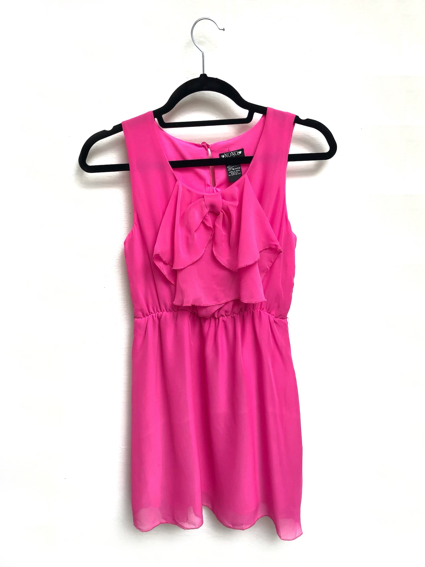 Vestido en gasa con detalle al frente