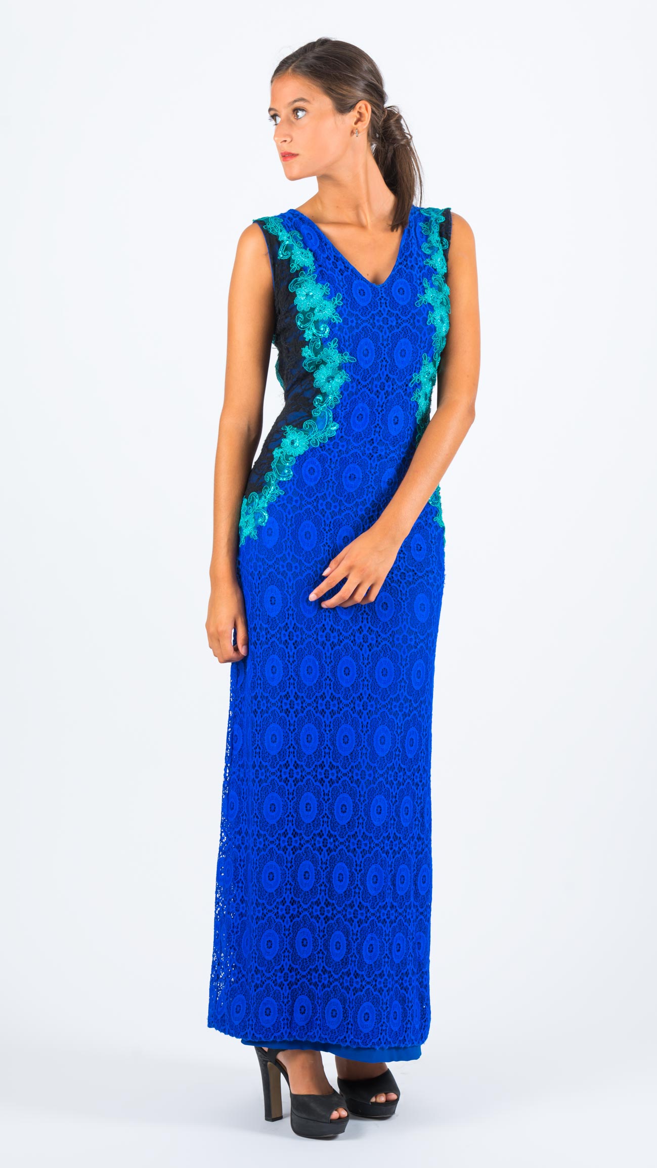 Vestido de encaje con detalle en espalda