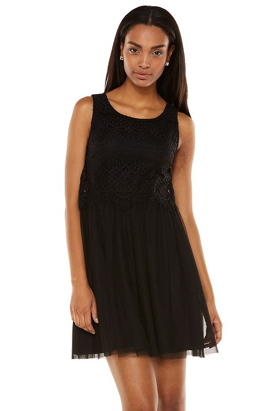 Vestido con top de encaje y falda en tul