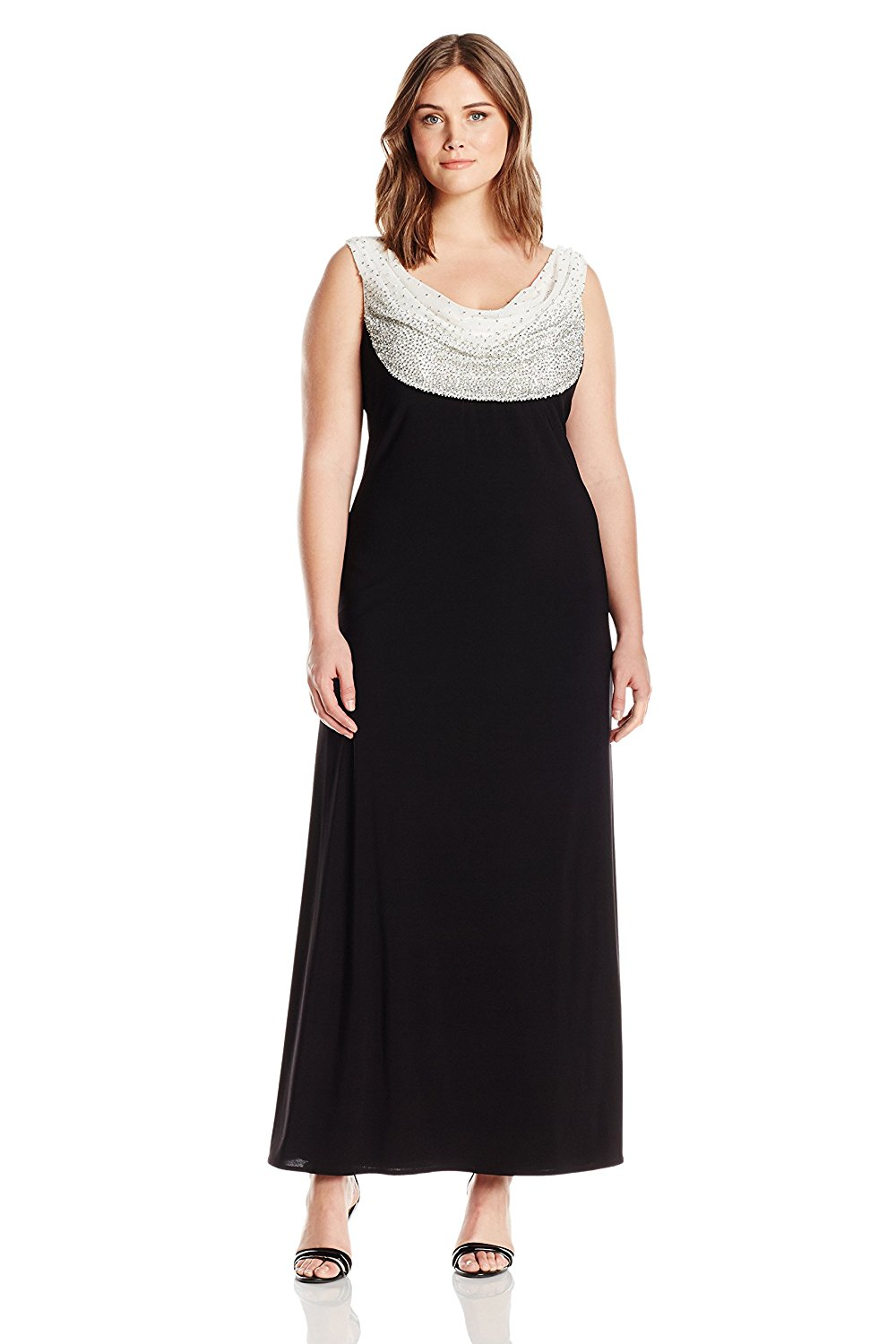 Vestido con cuello volcado en blanco con piedras