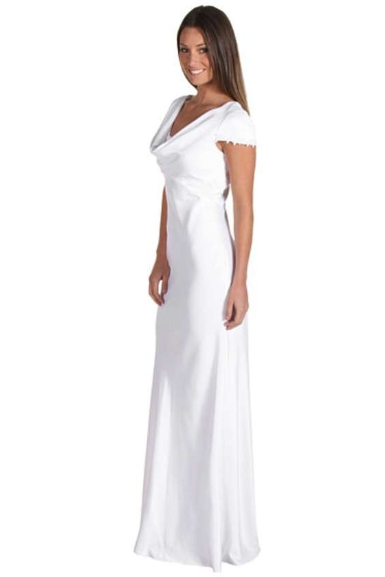 Vestido sirena con mangas y cuello volcado