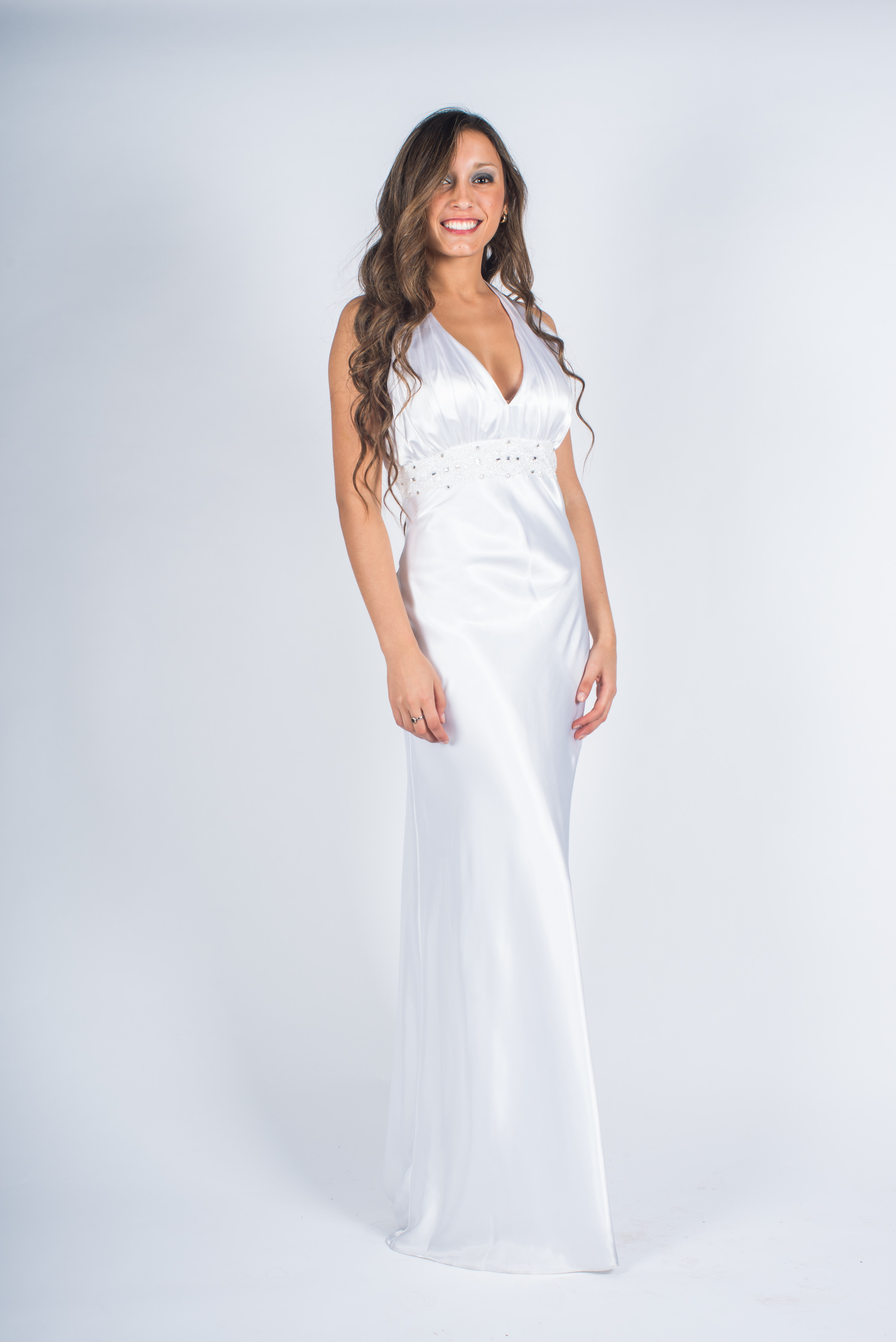 Vestido en seda con detalle en top