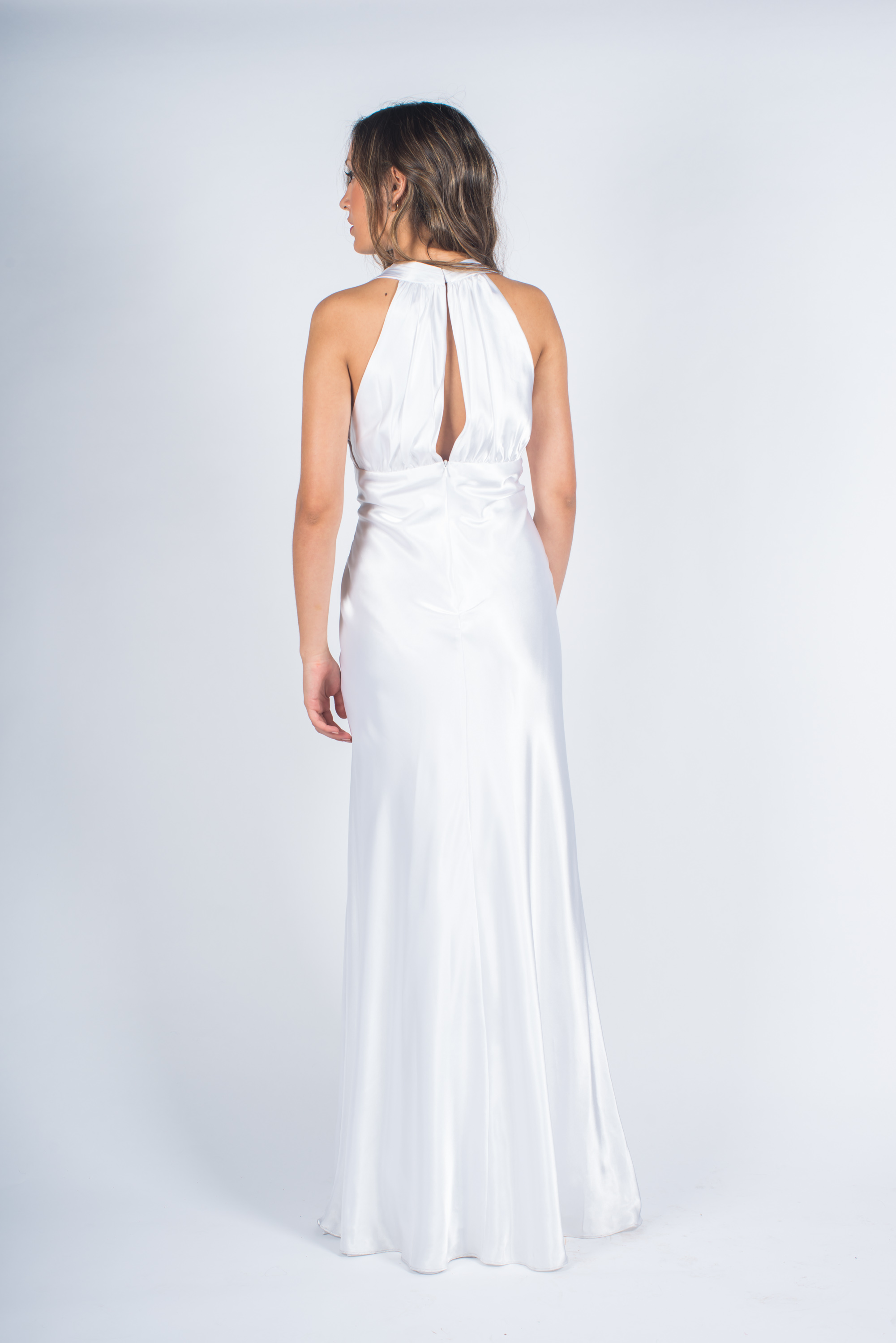 Vestido en seda con detalle en top