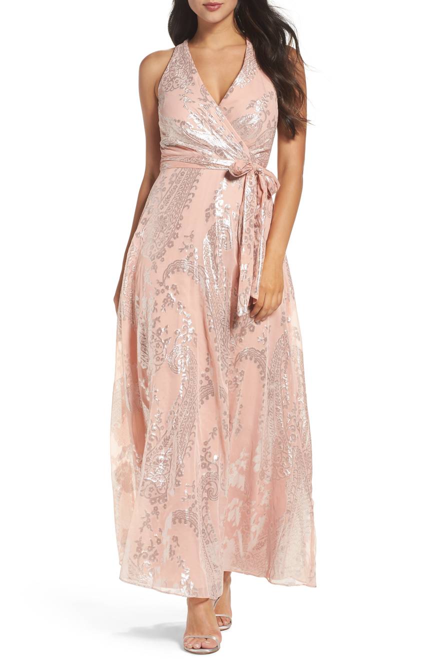 Vestido con escote cruzado y lazo en cintura