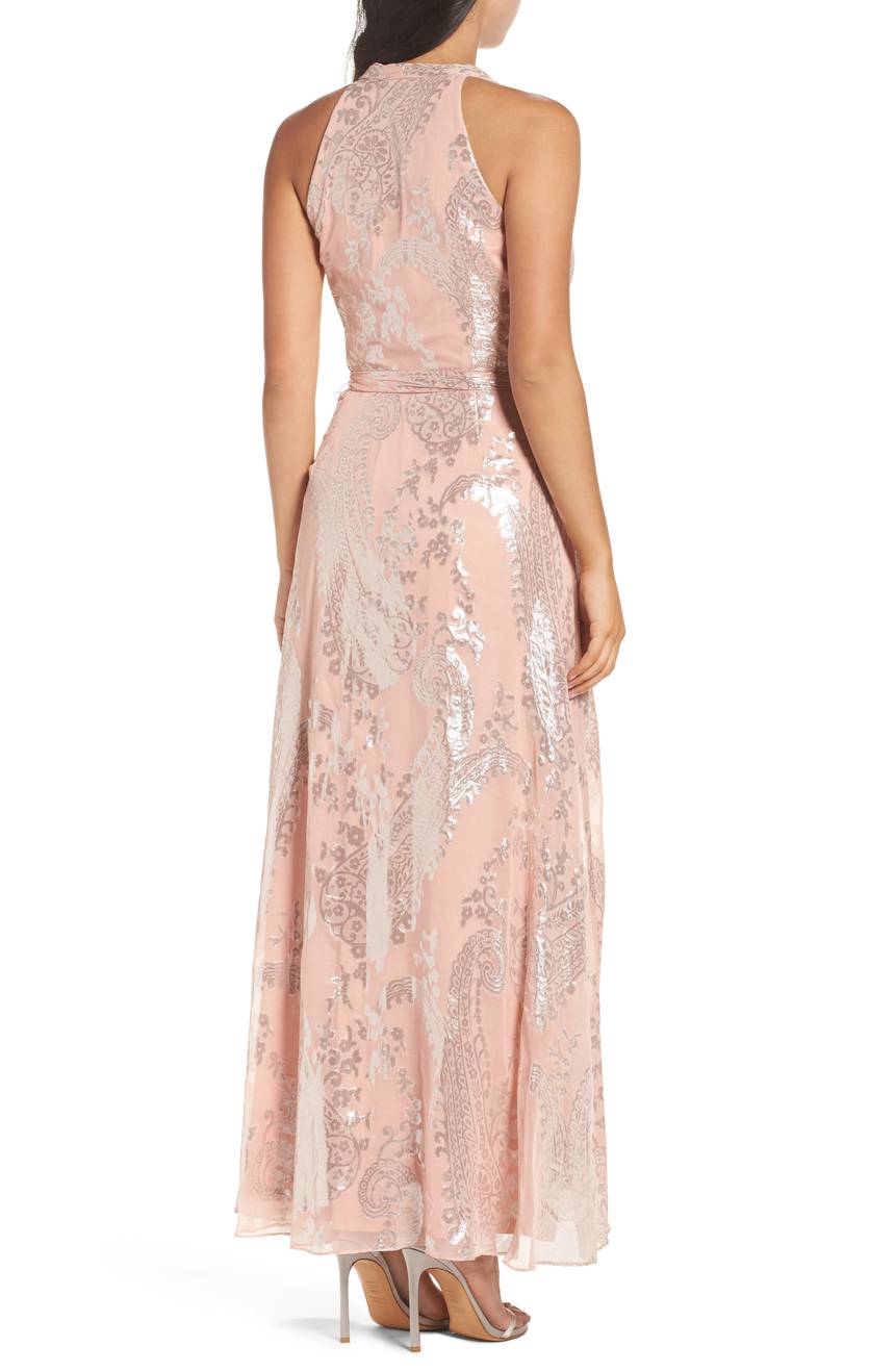 Vestido con escote cruzado y lazo en cintura