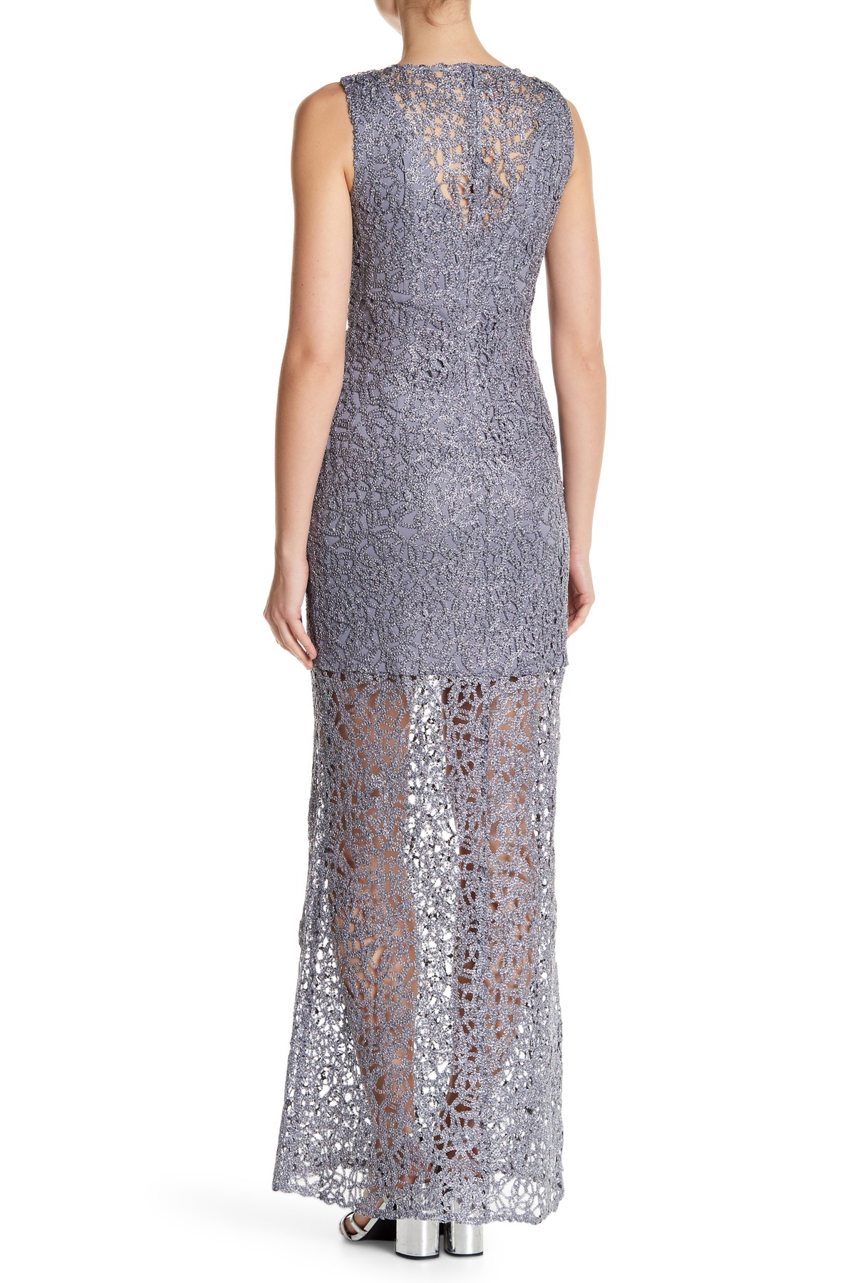 Vestido con tajo y forro corto