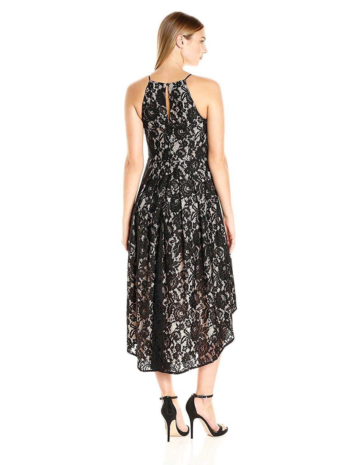 Vestido en encaje con falda asimétrica