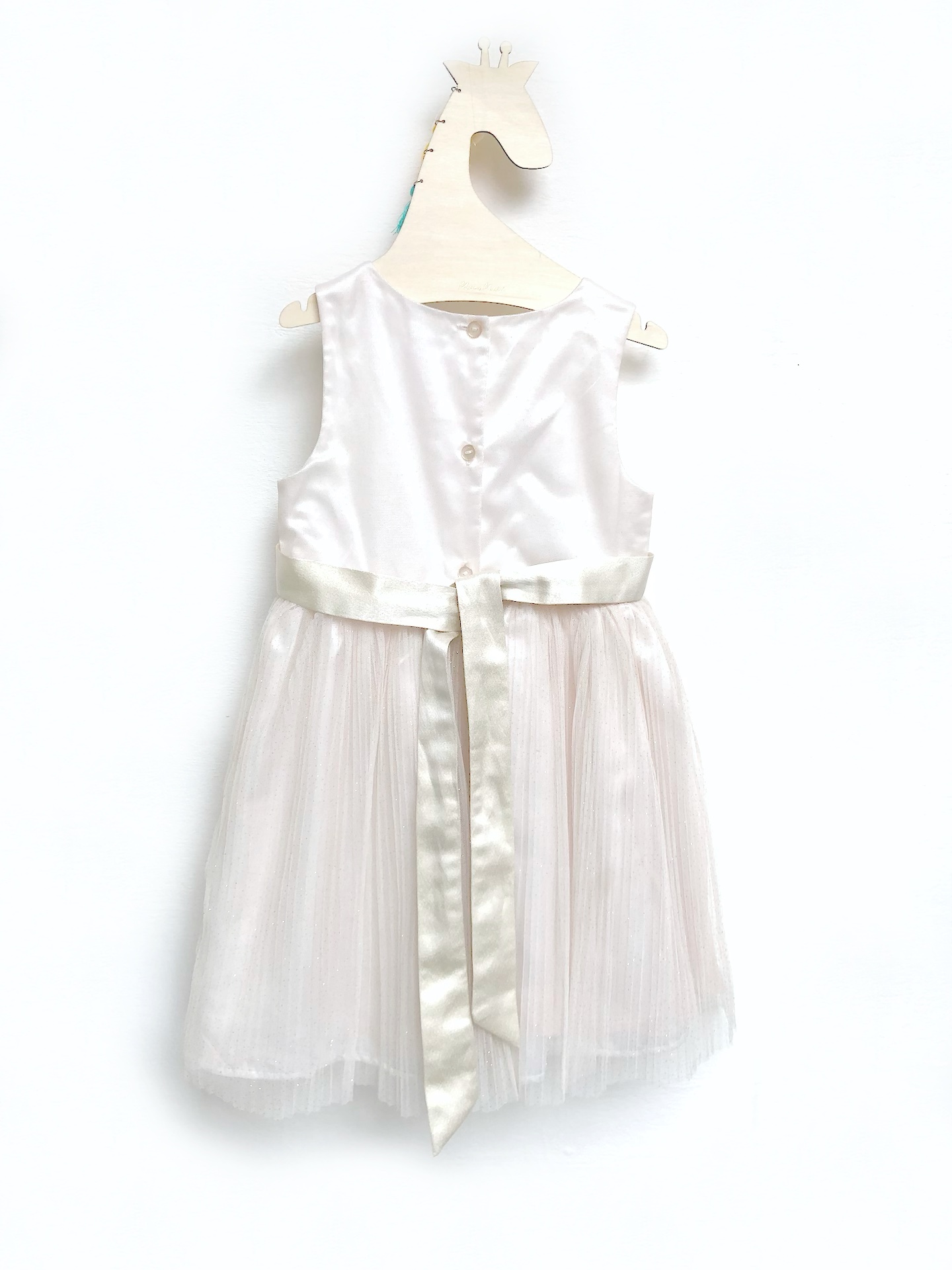 Vestido con falda en tul