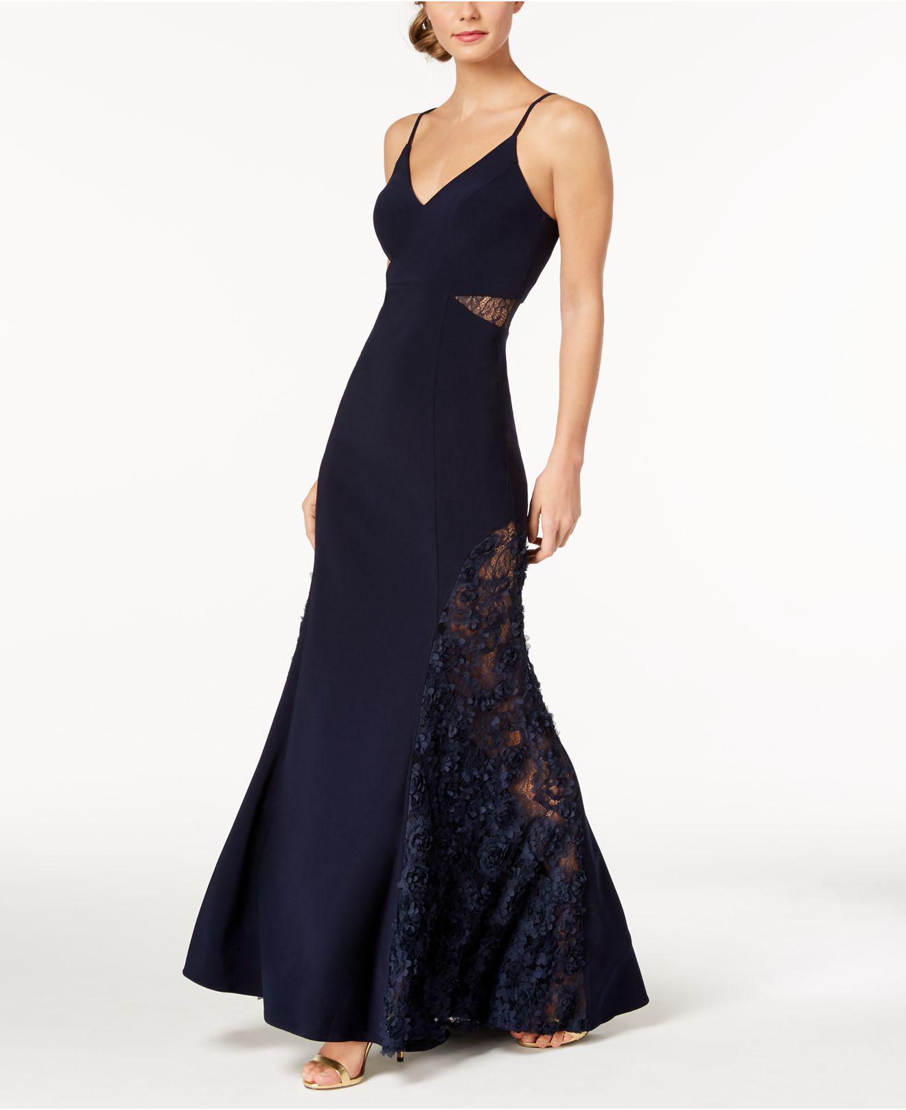 Vestido con encaje en cintura y godets