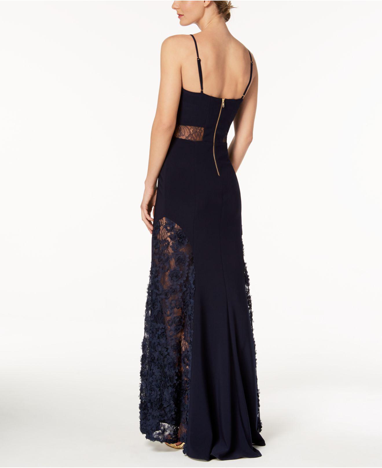 Vestido con encaje en cintura y godets