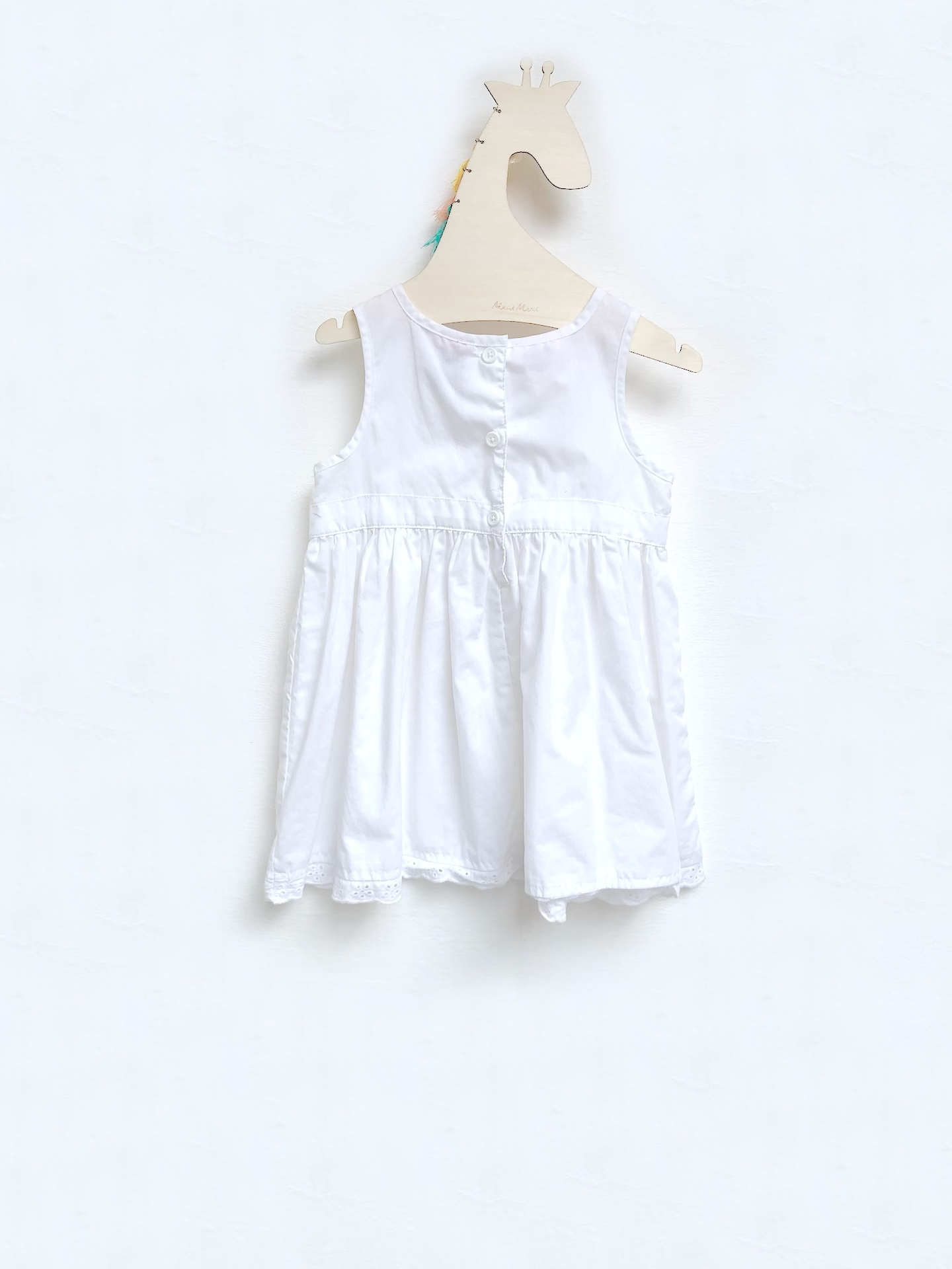 Vestido blanco con botones