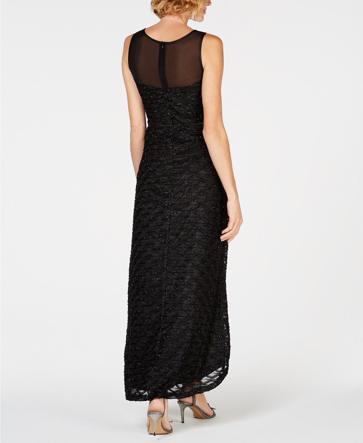 Vestido más corto al frente
