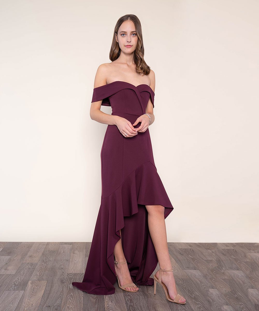Vestido off the shoulder con volado en falda