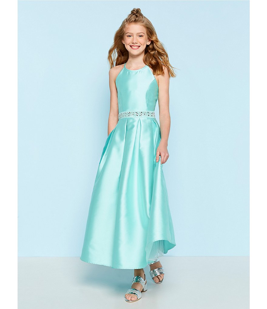 Vestido en tafeta con bordado en cintura