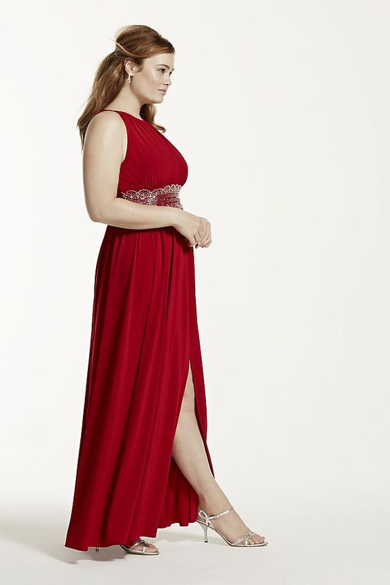 Vestido con bordado en cintura