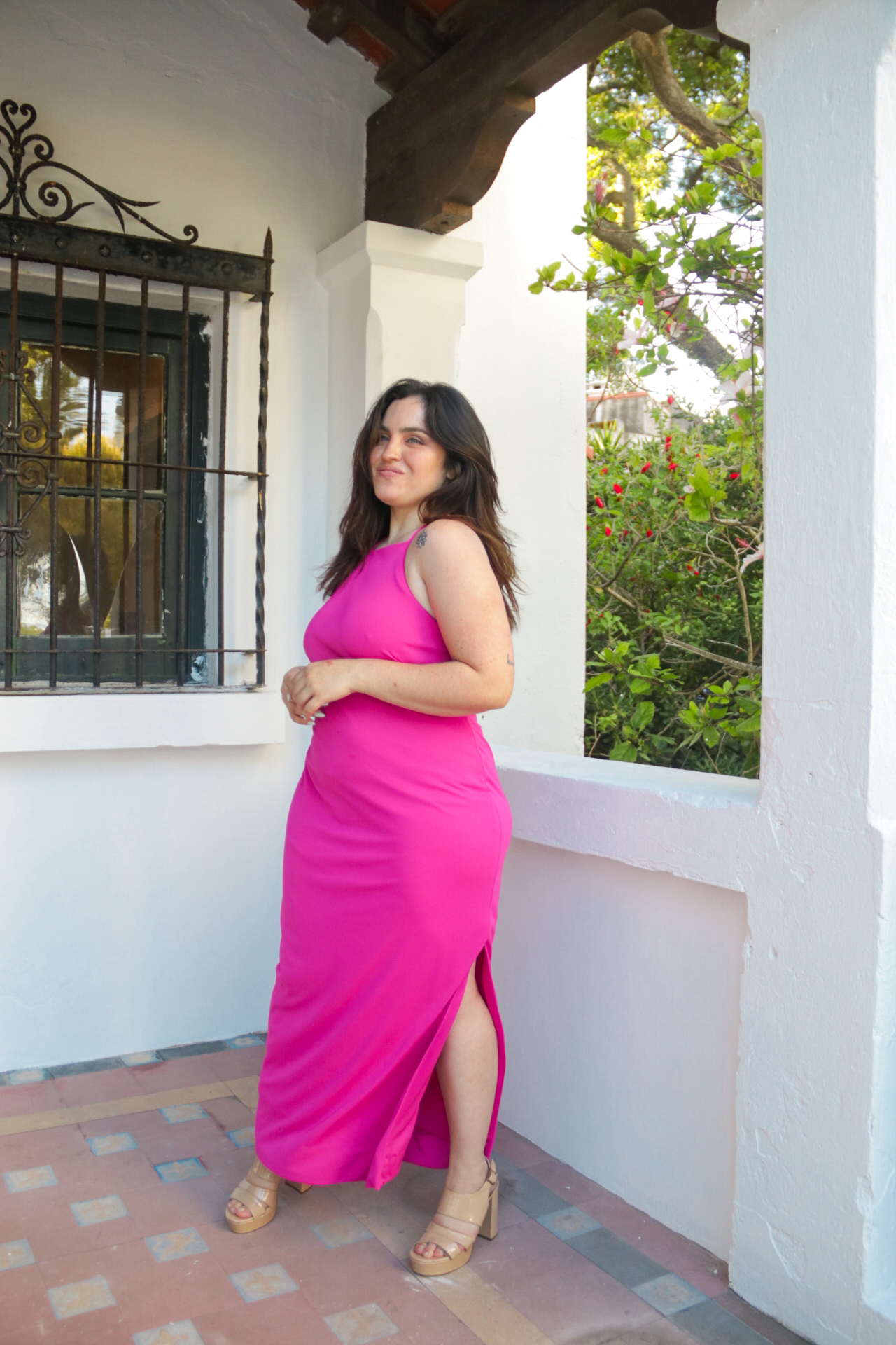 Vestido fucsia cuello halter