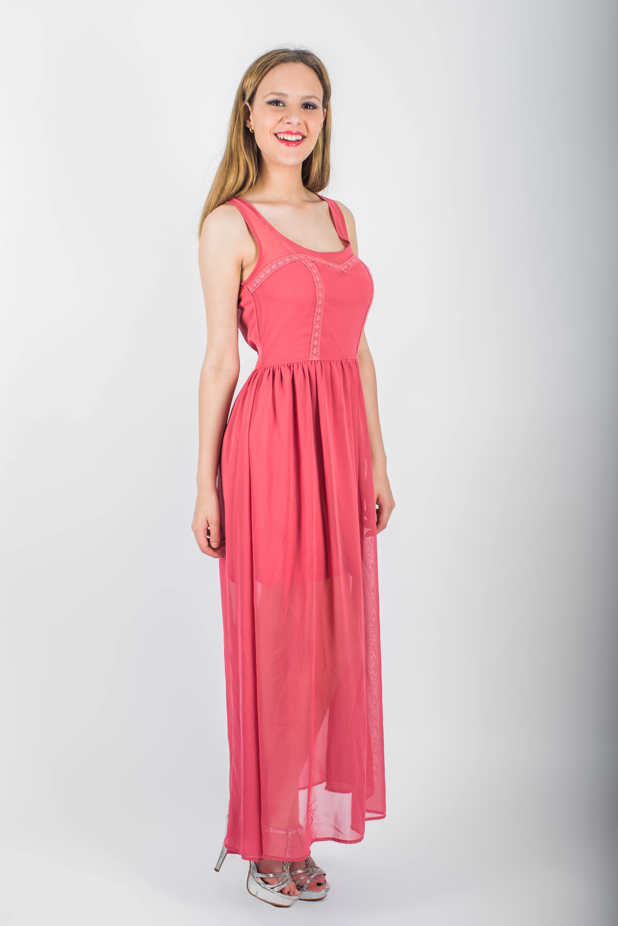 Vestido en gasa con transparencias