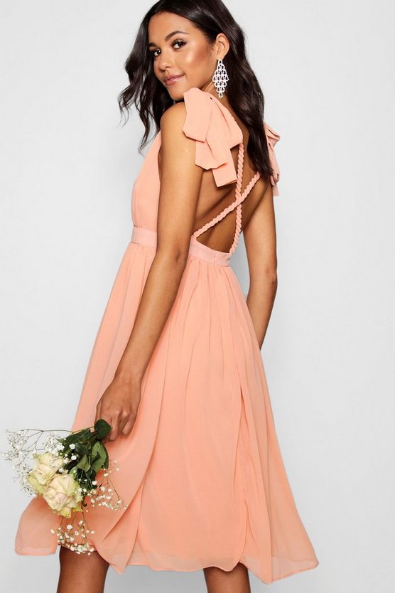 Vestido en gasa con tiras trenzadas