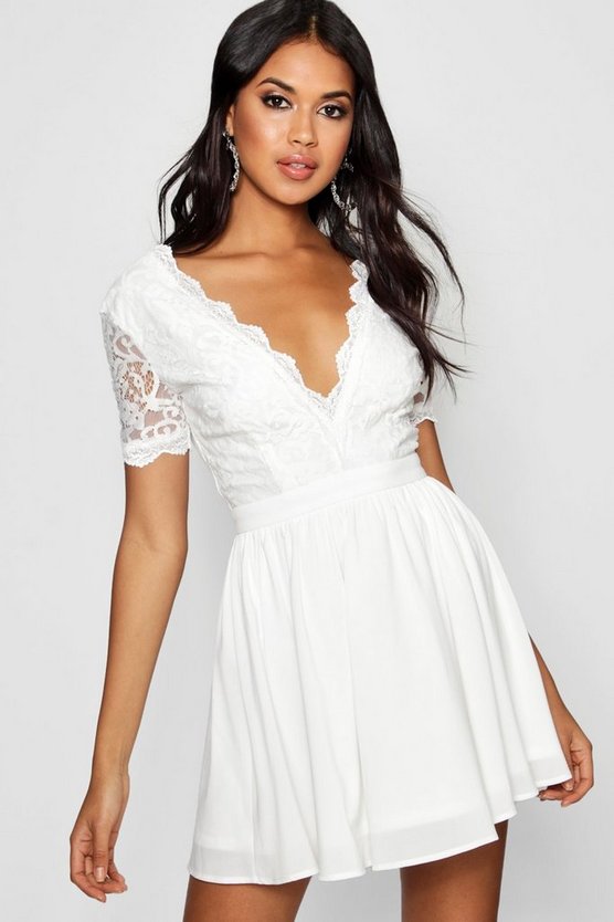 Vestido con top de encaje y falda en gasa