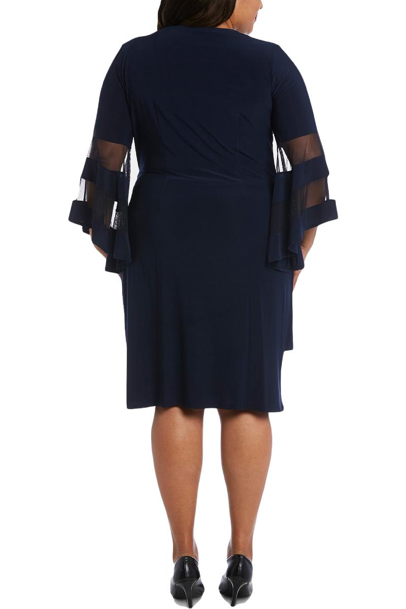 Vestido con transparencia en mangas y prendedor en cintura
