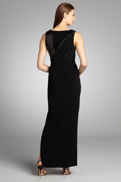 Vestido con lentejuelas en top