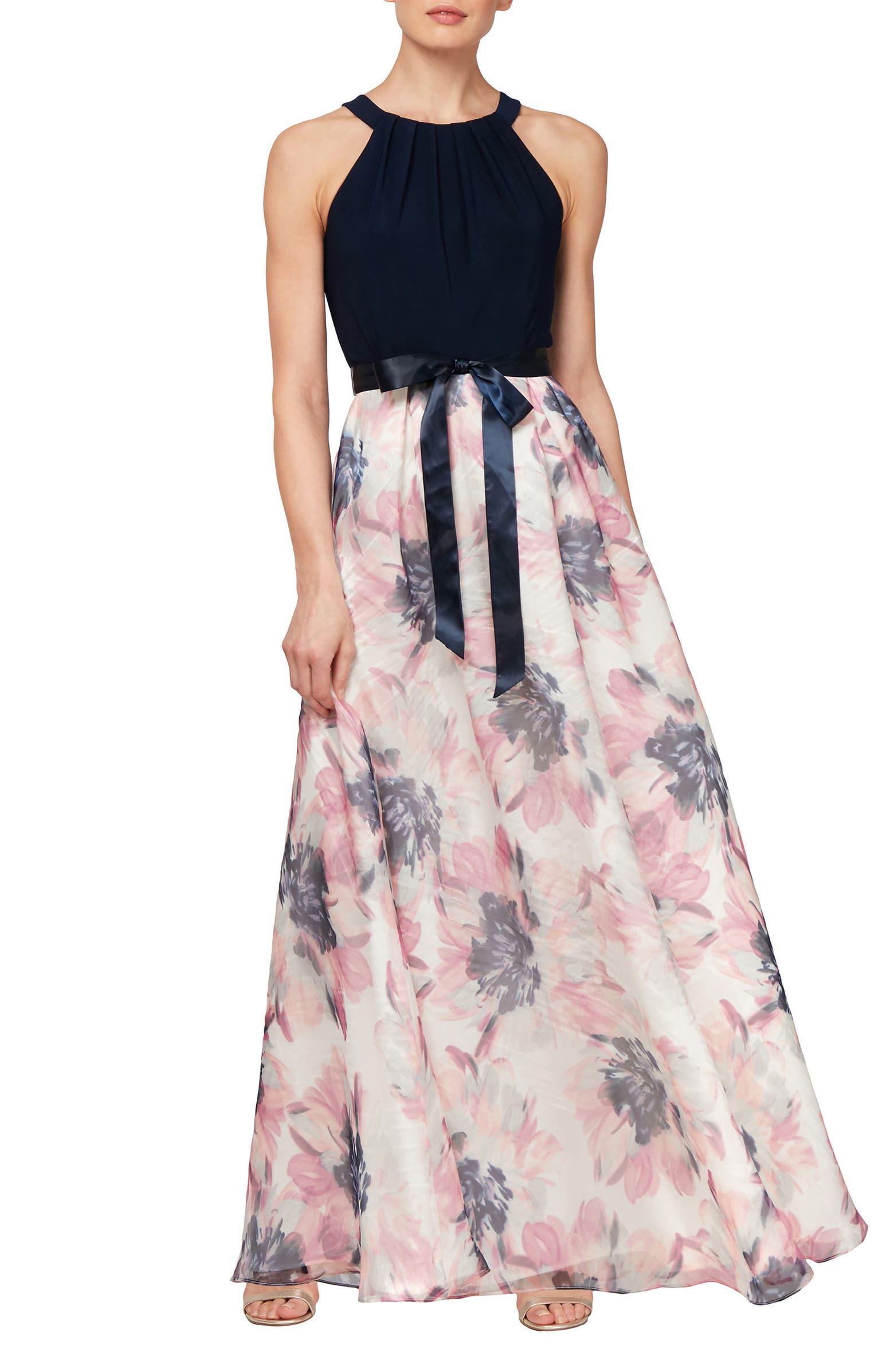 Vestido con falda floreada