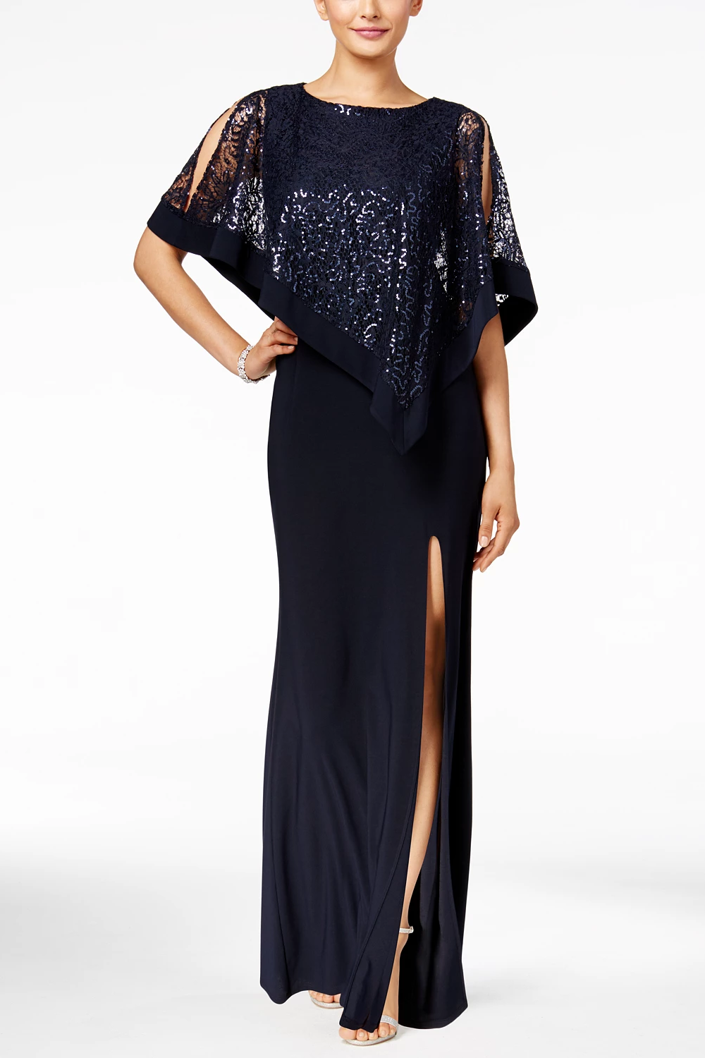 Vestido con capa de encaje