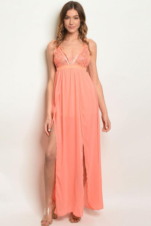 Vestido salmón con tajos en falda