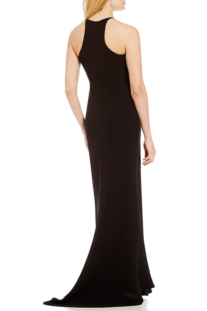 Vestido halter con cola