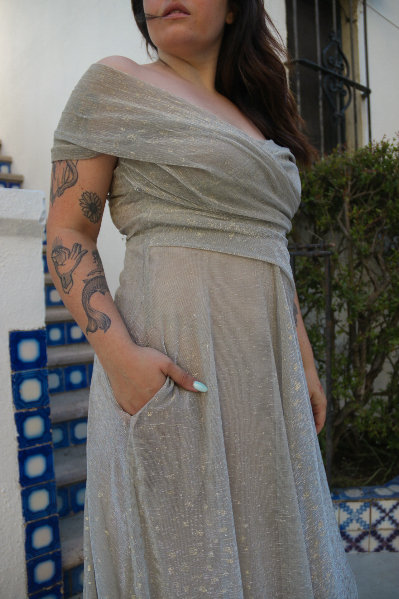 Vestido con drapeados en top