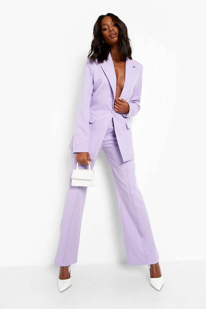 Traje lila