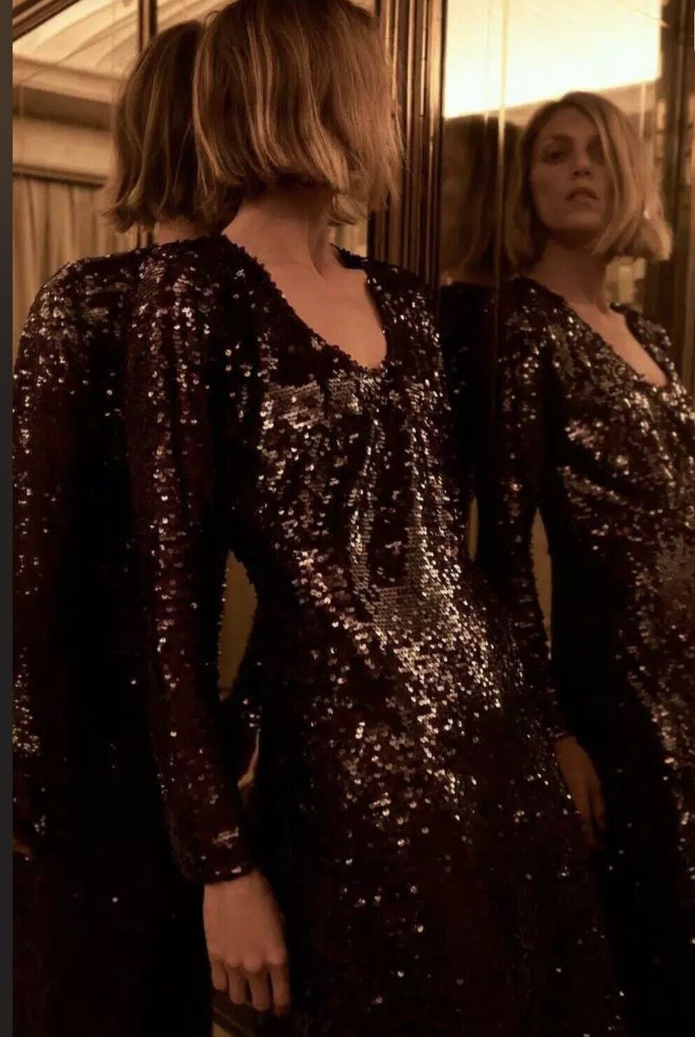 Vestido de lentejuela con manga larga