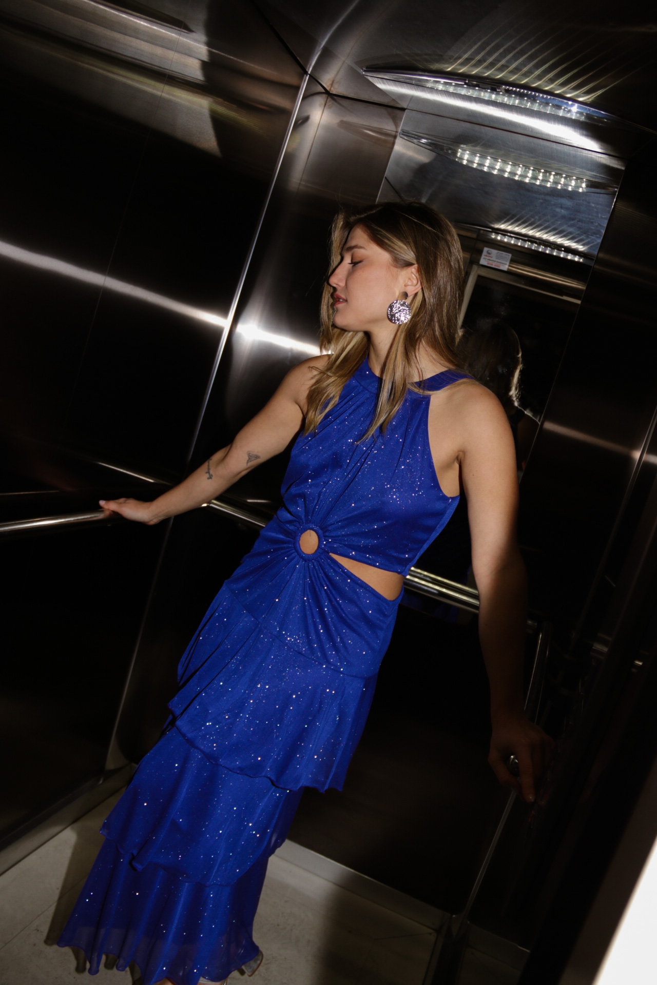 Vestido con volados en falda