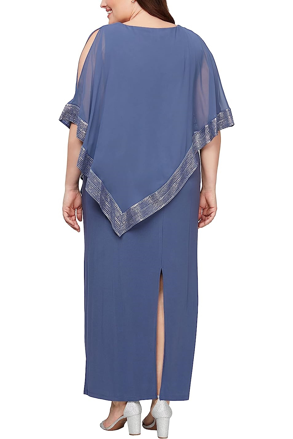 Vestido largo con capa