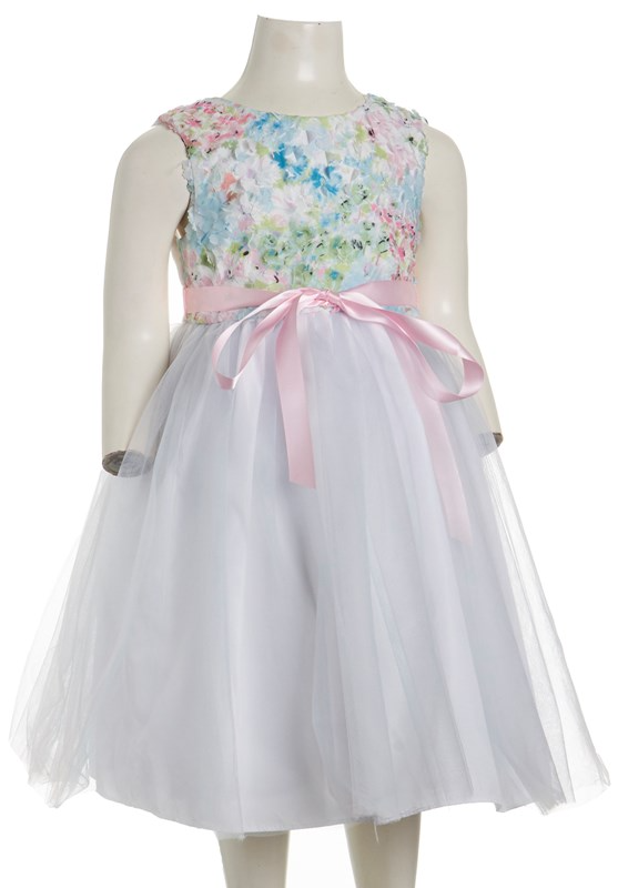 Vestido con flores en top y falda en tul