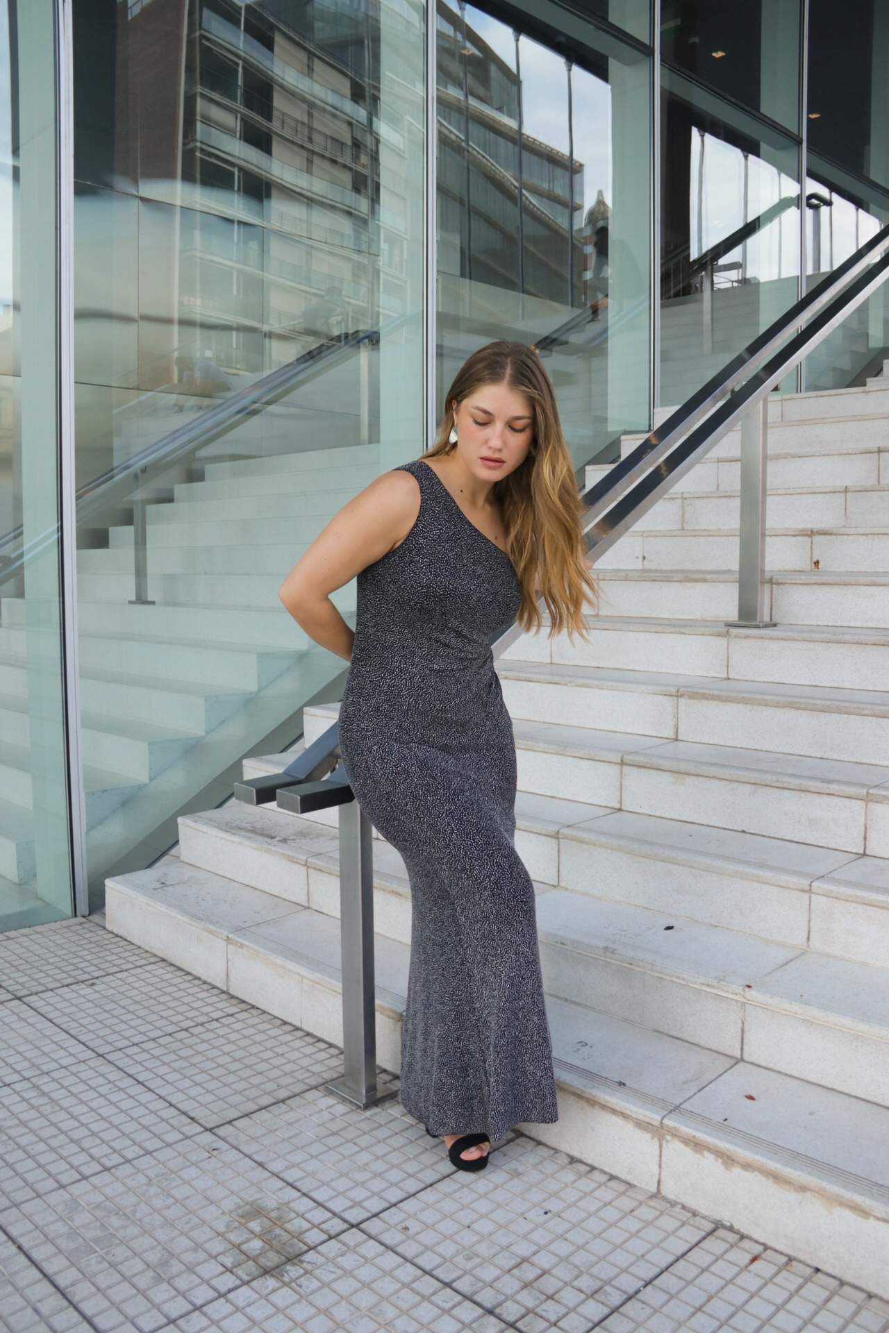Vestido con un solo hombro